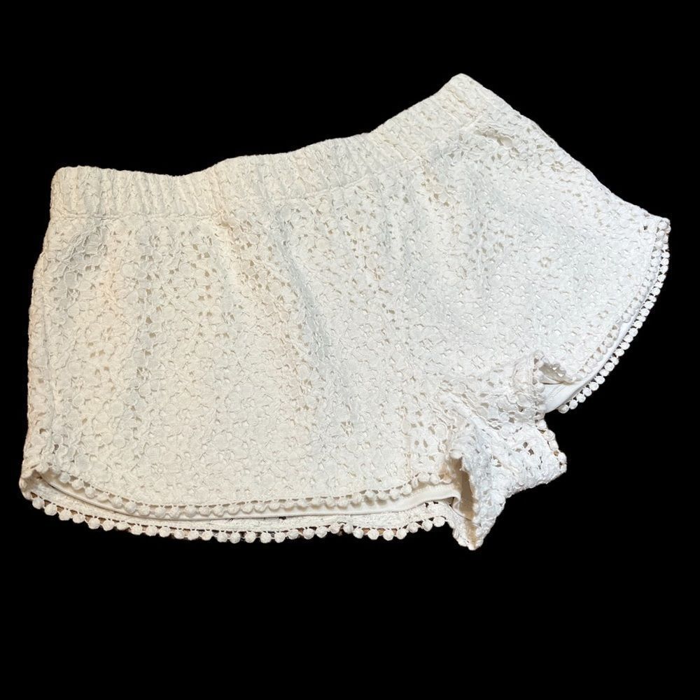 SALE …Forever 21 White Lace Micro Shorts size Large